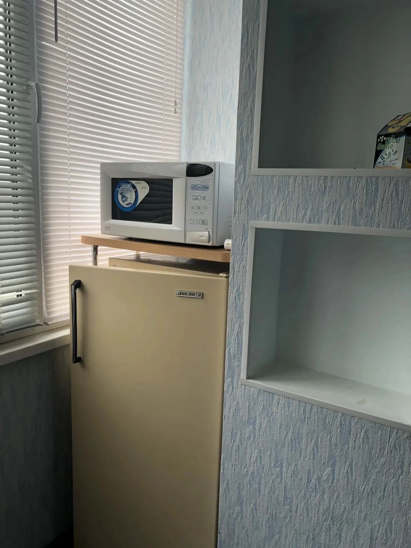 Продаётся светлая однокомнатная квартира на втором этаже в пгт. Новофедоровка, Крым! - миниатюра 4