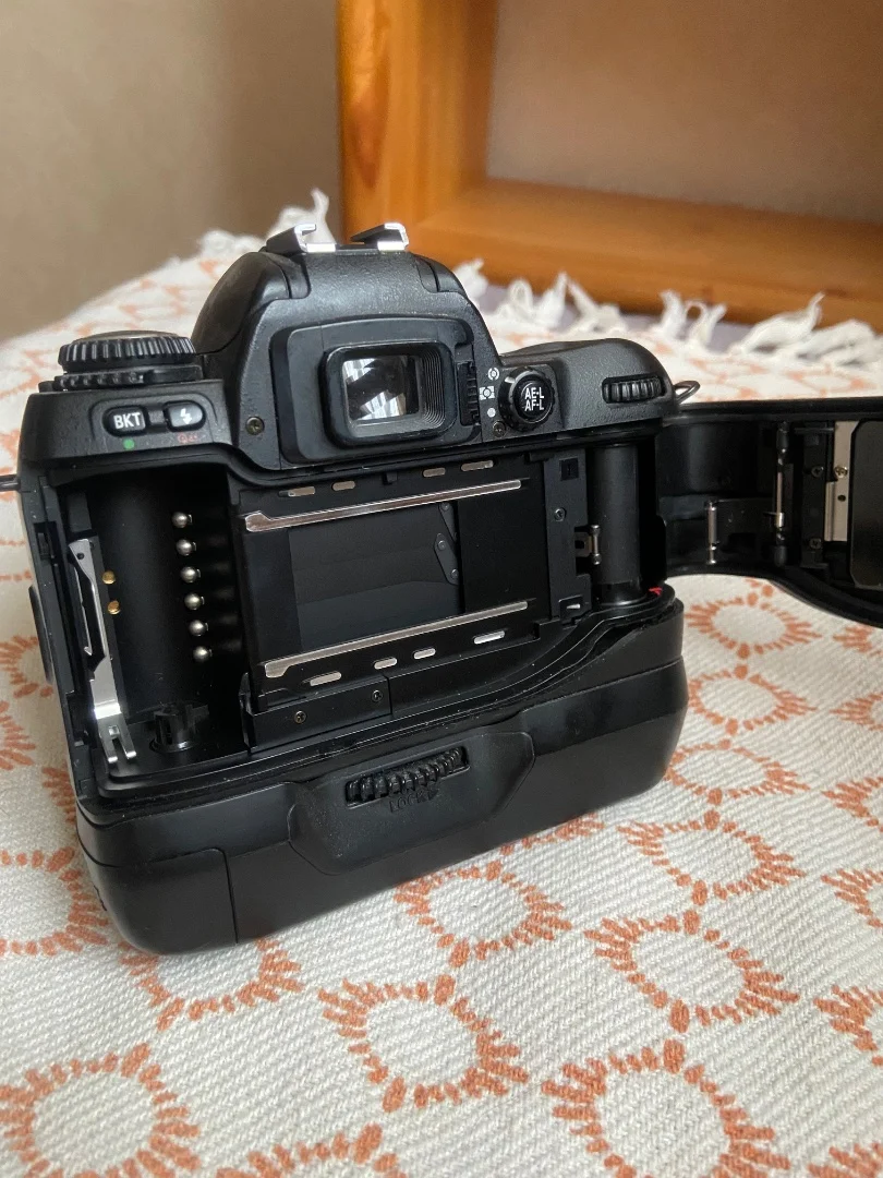 Фотоаппарат планочный Nikon F80 - миниатюра 3