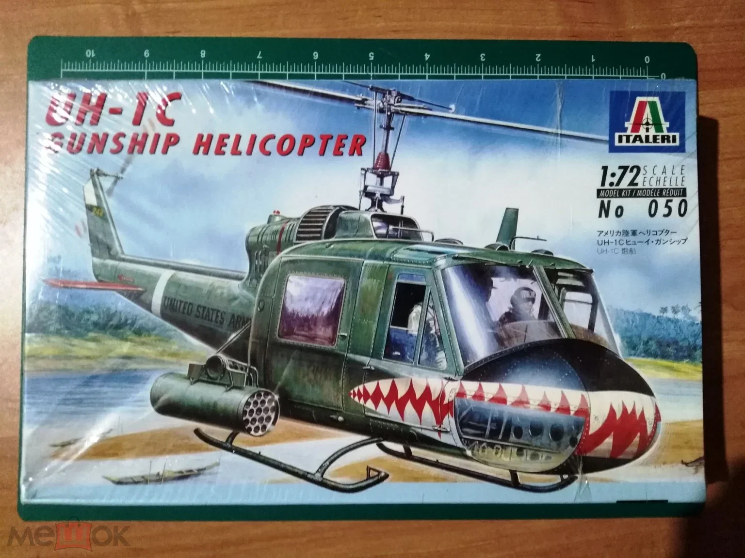 Вертолет UH-1C Gunship Helicopter (Italeri 050) - изображение 1