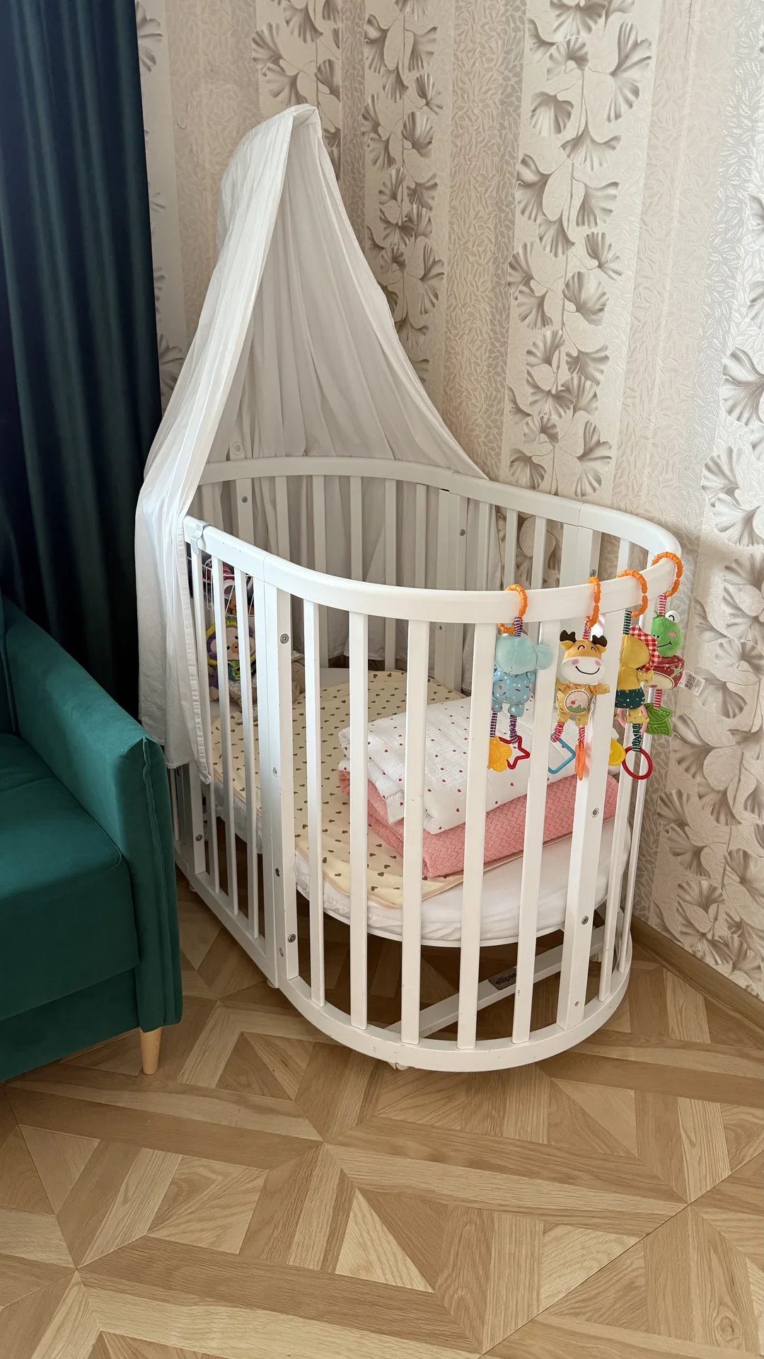 Детская кроватка с маятником и матрасами - миниатюра 3
