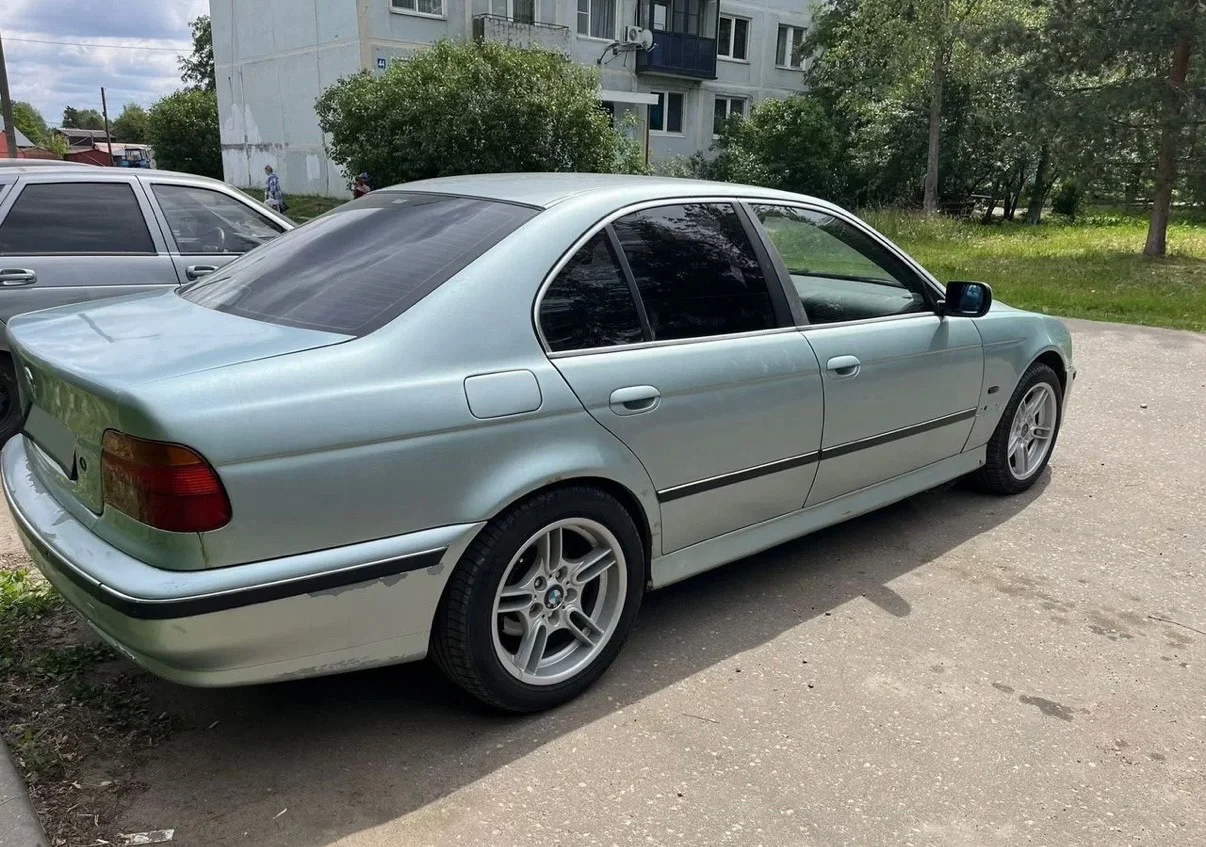 BMW 528I - изображение 1