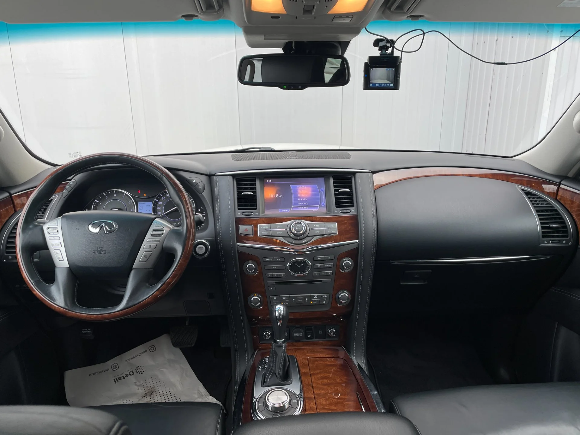 Infiniti QX80 - миниатюра 12