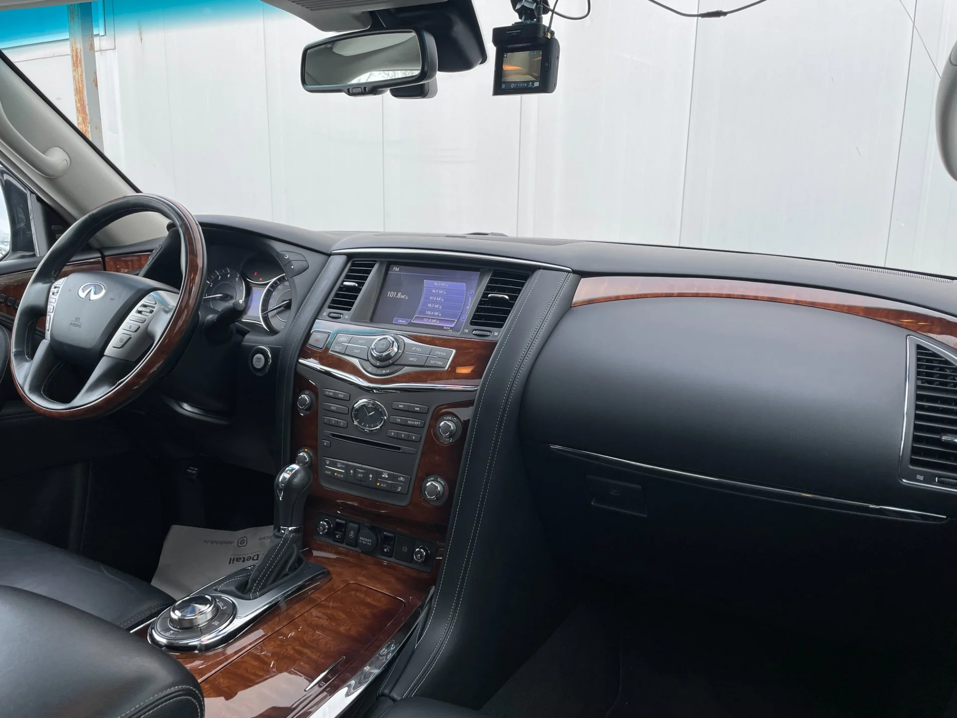 Infiniti QX80 - миниатюра 13
