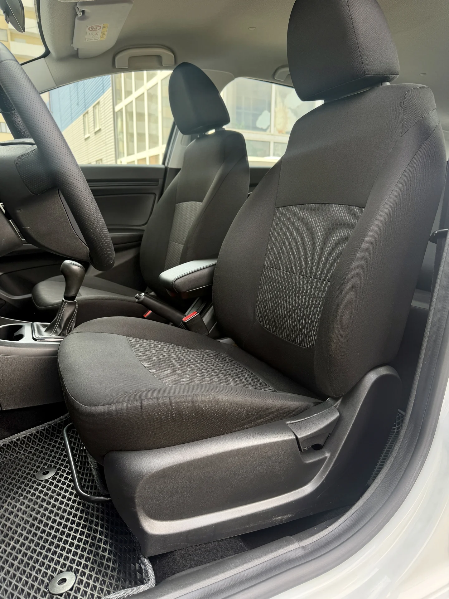 LADA VESTA SW - миниатюра 9