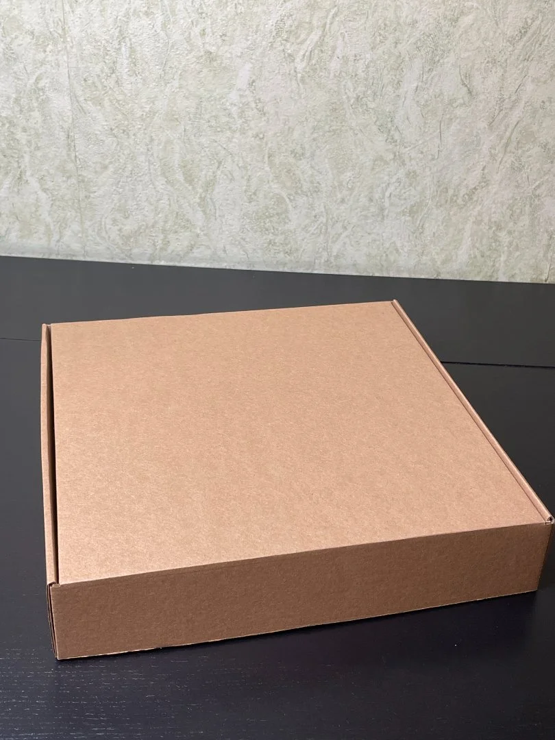 Коробка картонная самосборная 31х31х6 см - миниатюра 5