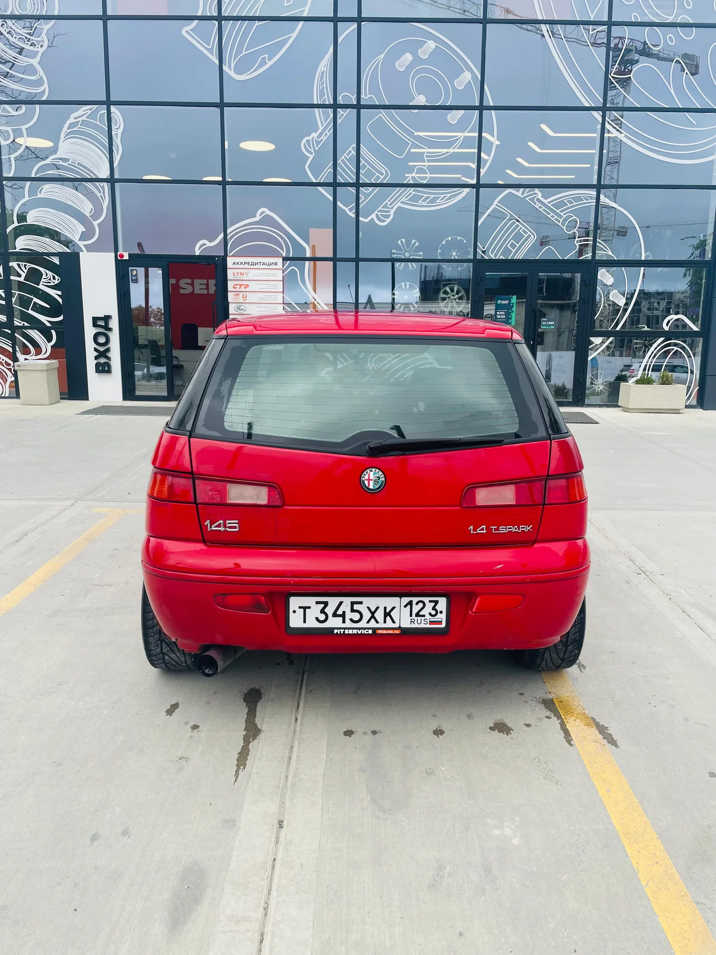 Автомобиль Alfa Romeo 145 - миниатюра 2