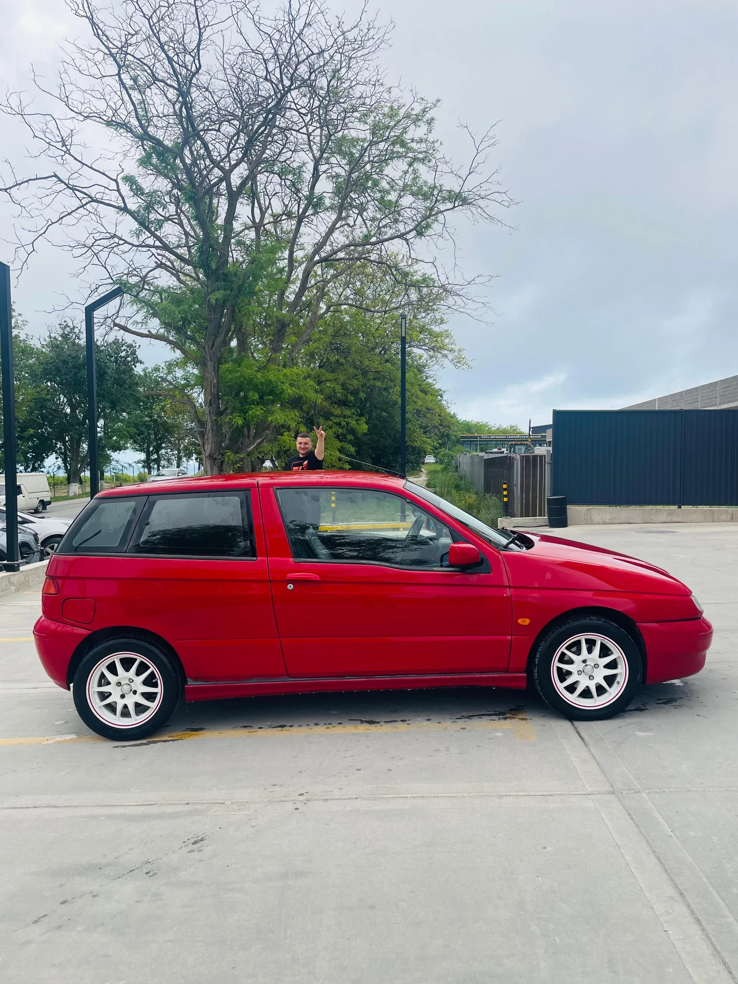 Автомобиль Alfa Romeo 145 - миниатюра 5