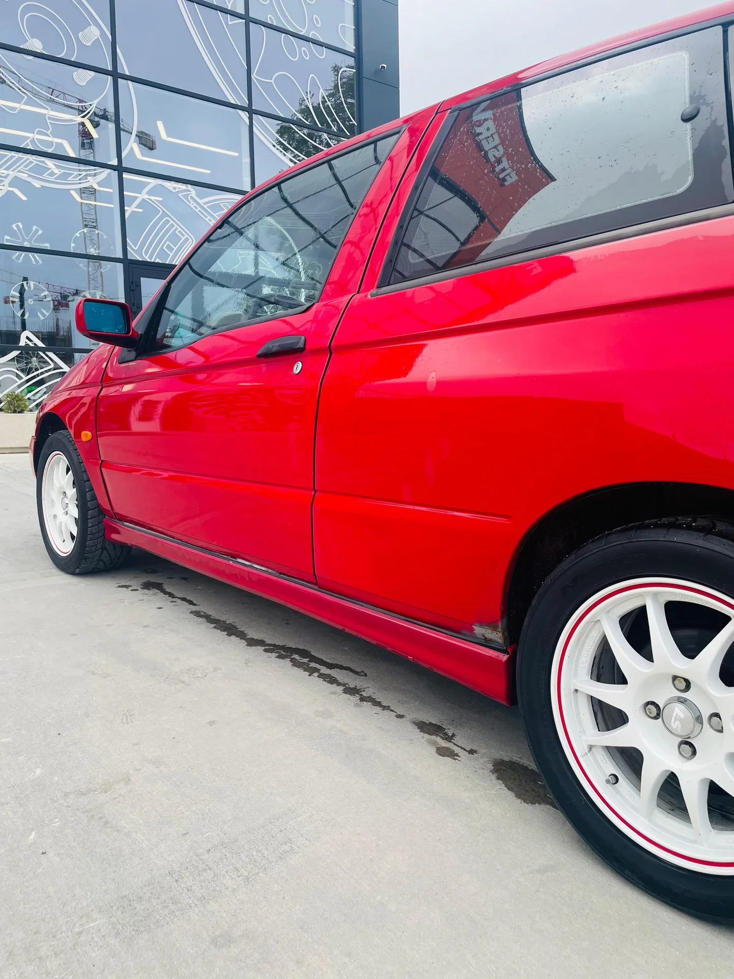 Автомобиль Alfa Romeo 145 - миниатюра 9