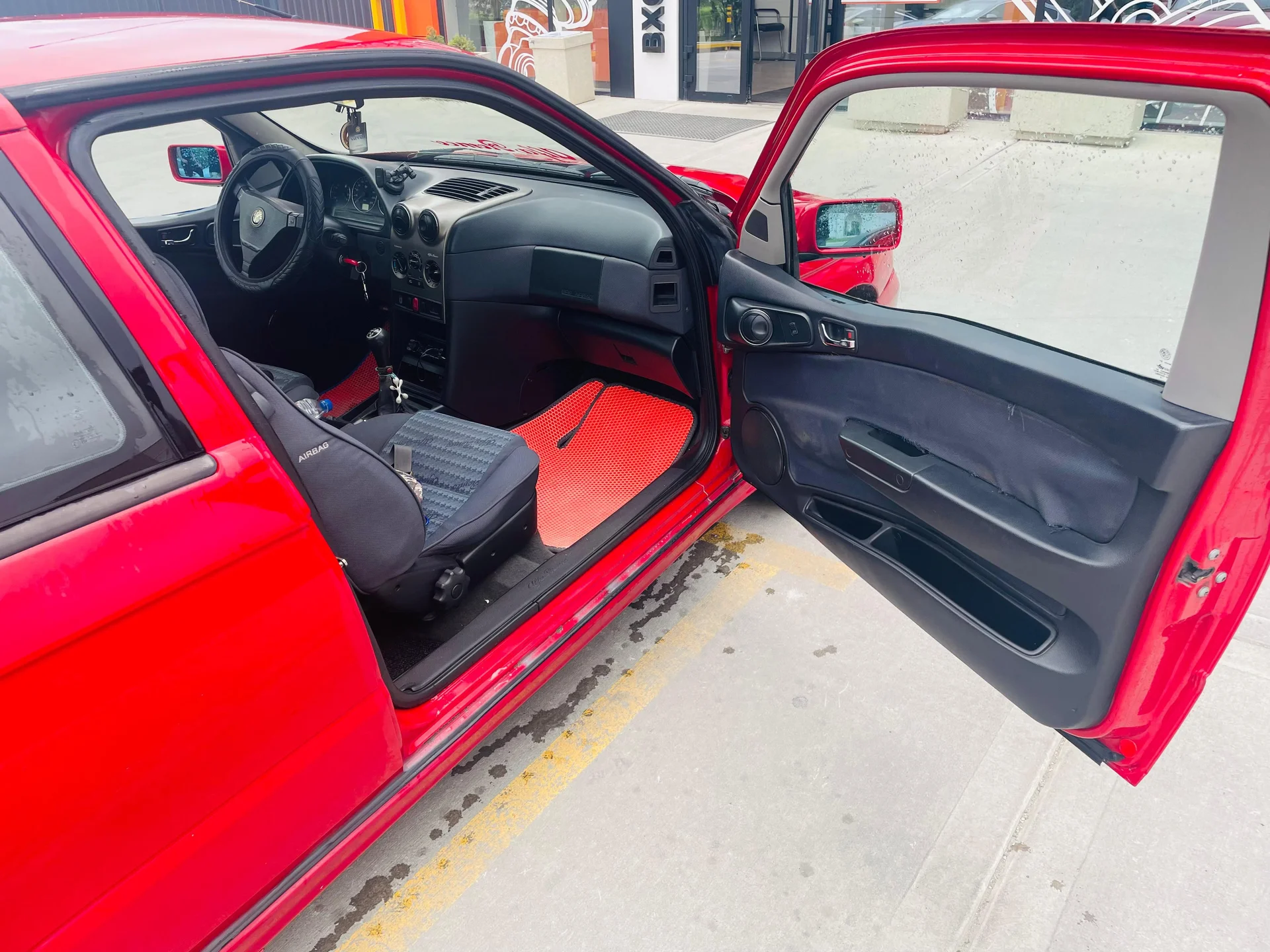Автомобиль Alfa Romeo 145 - миниатюра 11