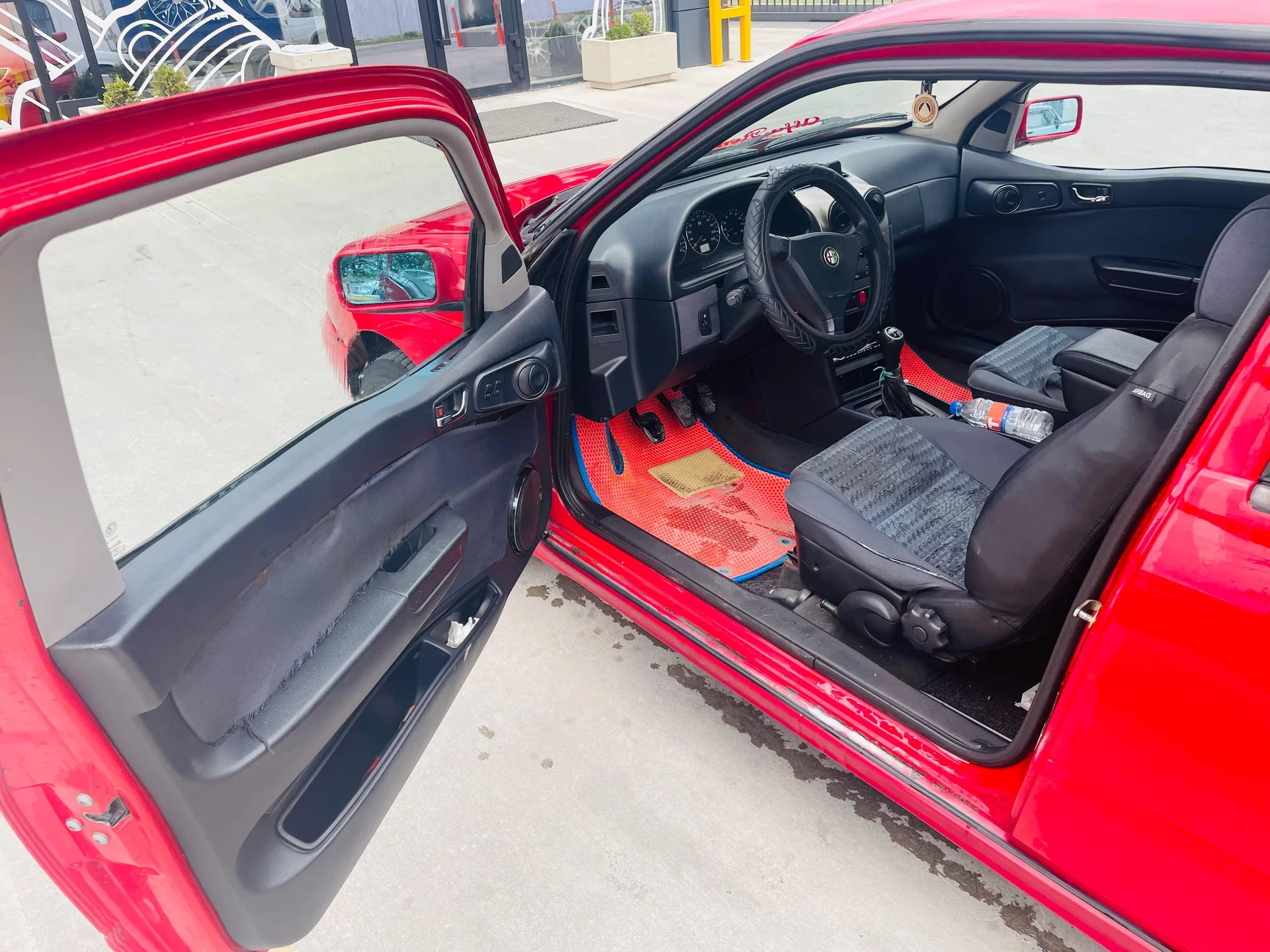 Автомобиль Alfa Romeo 145 - миниатюра 12