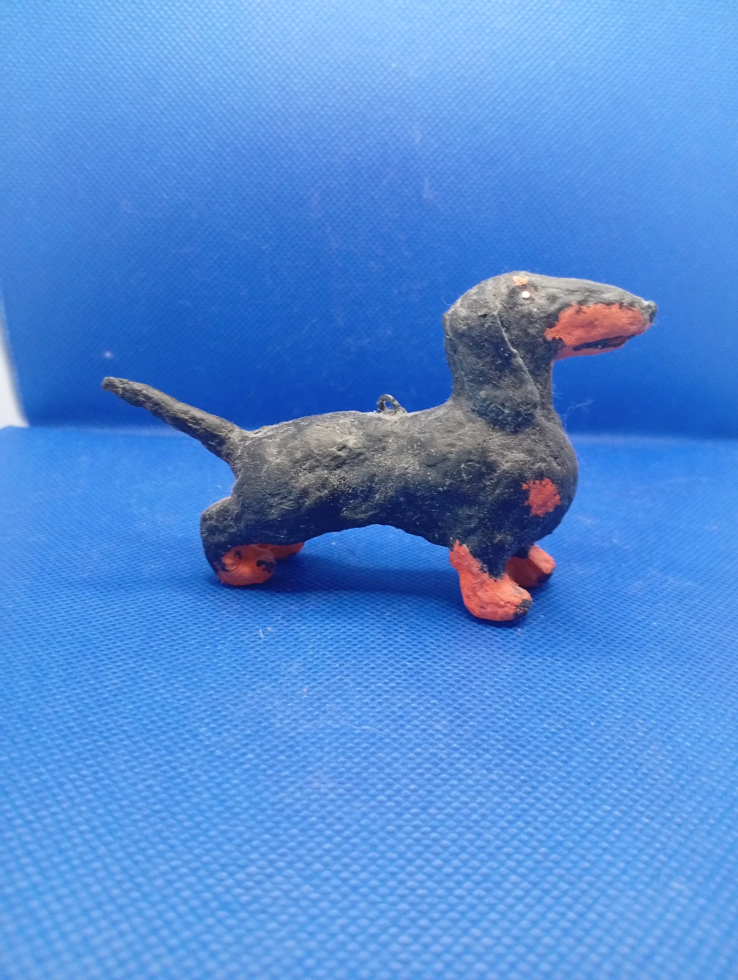 Новогодняя игрушка из ваты "Таксы" - изображение 1