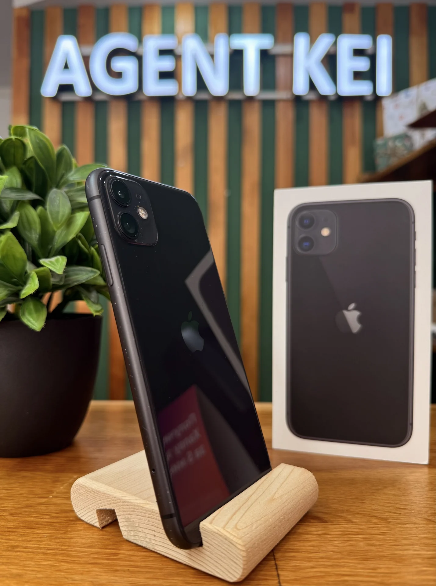 iPhone 11, 128GB, SIM + eSIM - миниатюра 4