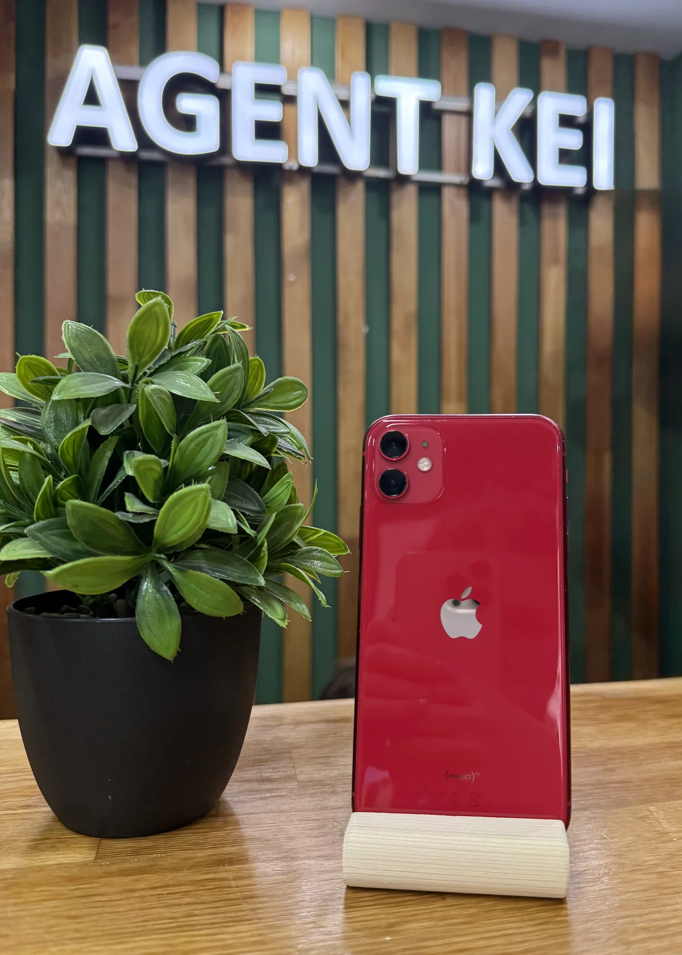 iPhone 11, 128GB, SIM + eSIM - миниатюра 2