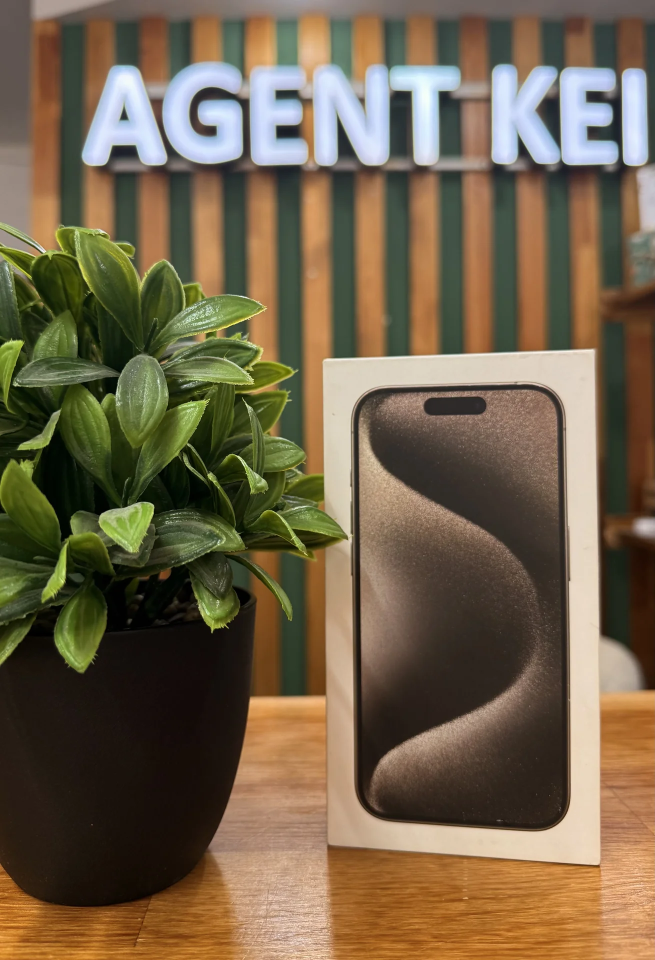iPhone 15 Pro, 128GB, SIM + eSIM - изображение 1