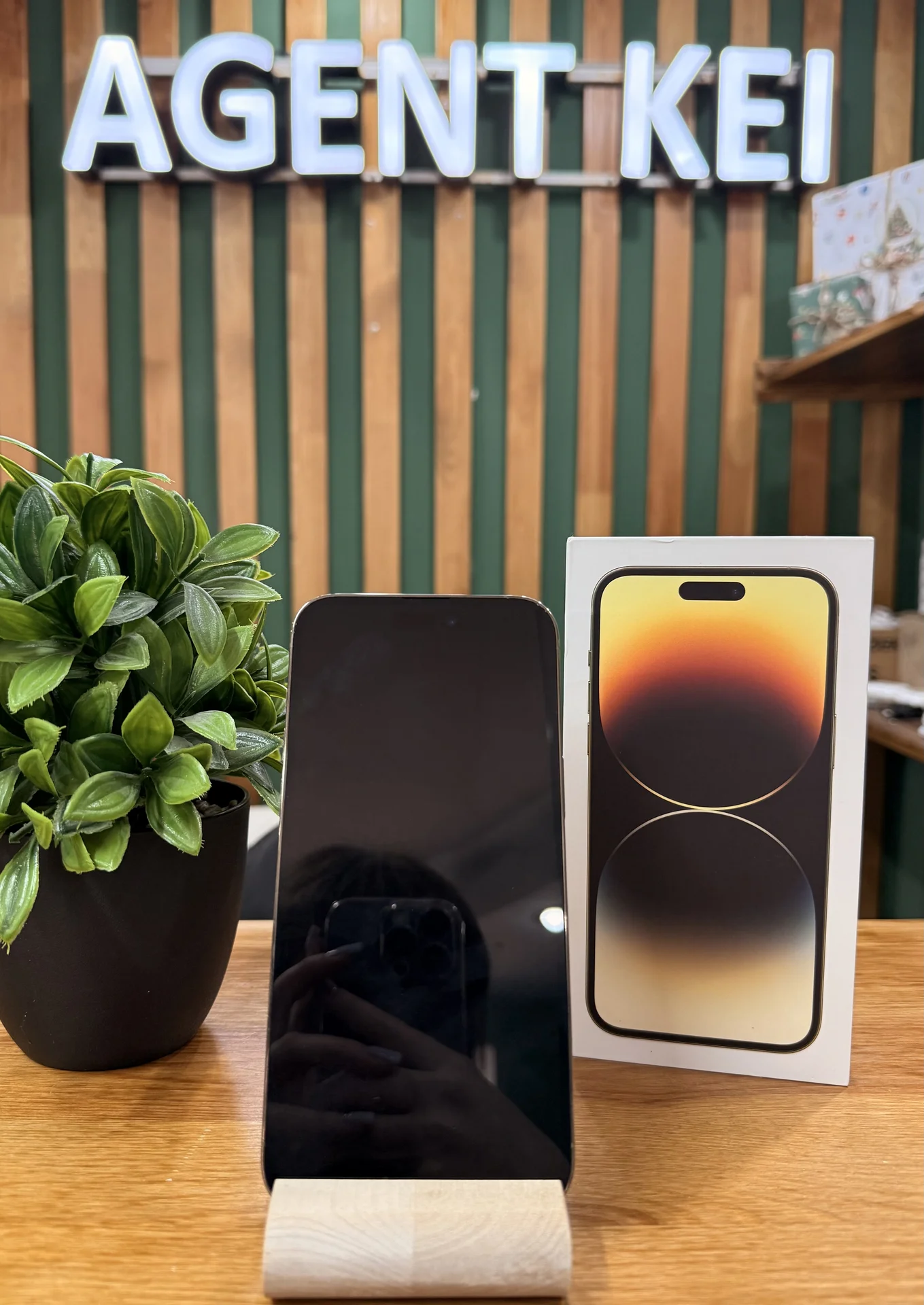iPhone 14 Pro Max,256ГБ, SIM+eSIM - миниатюра 2
