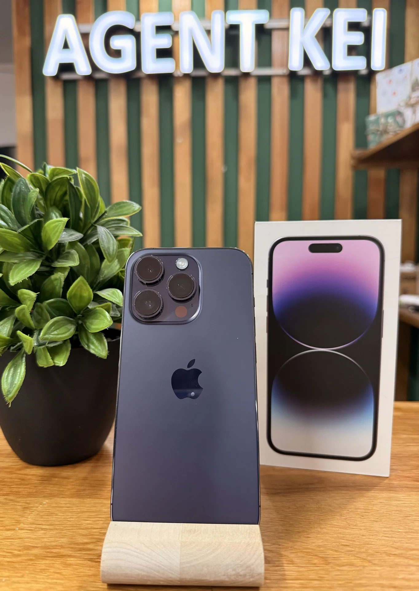 iPhone 14 Pro,256ГБ, SIM+eSIM - изображение 1