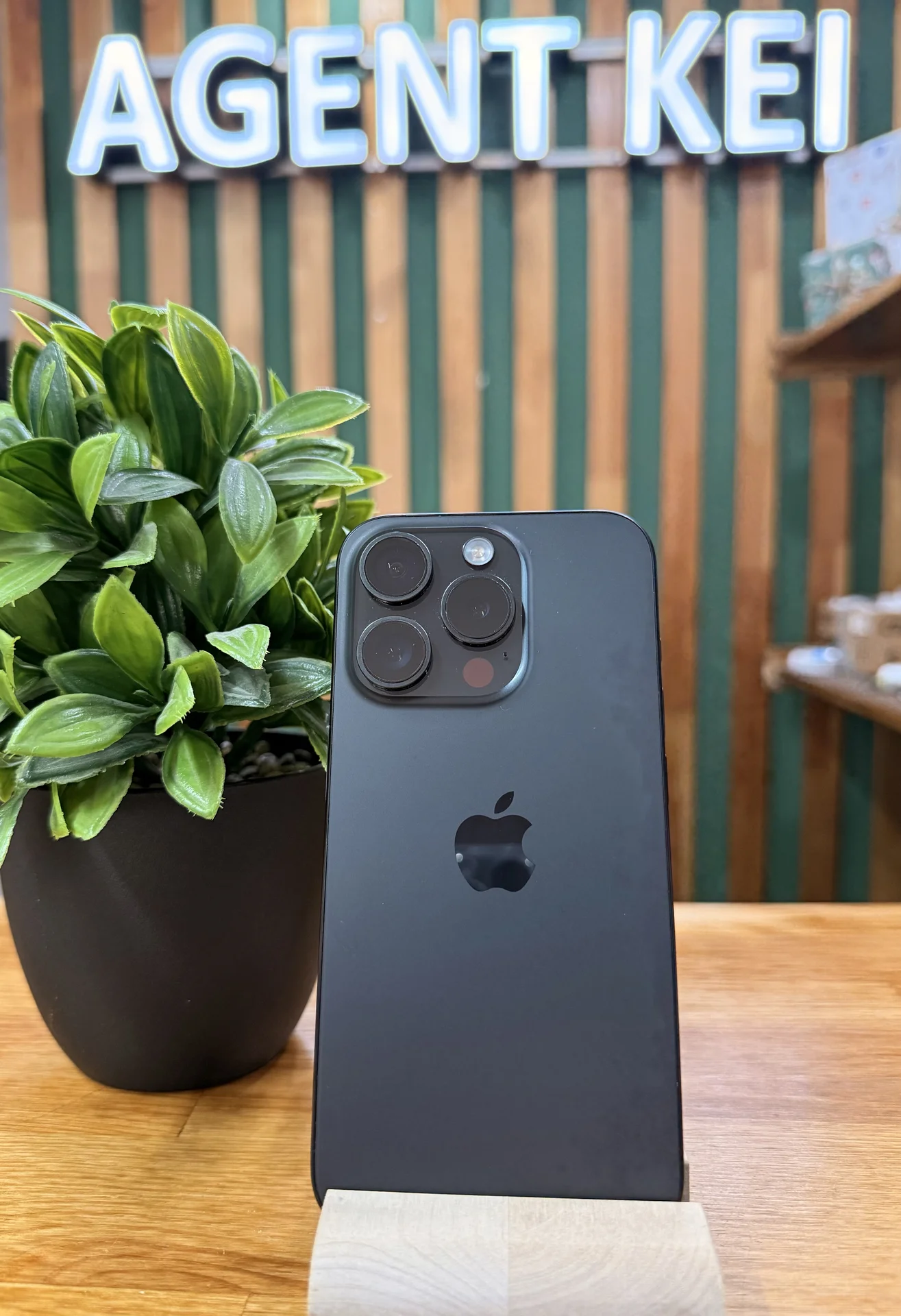 iPhone 15 Pro,128 ГБ,SIM+ eSIM - изображение 1
