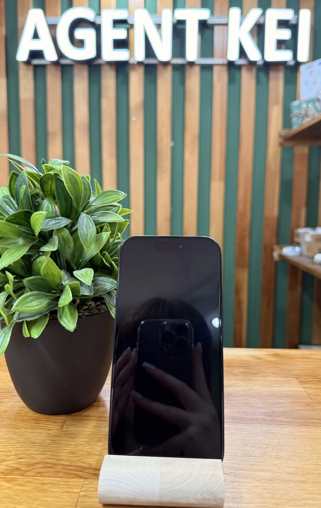 iPhone 15 Pro,128 ГБ, SIM+eSIM - миниатюра 2