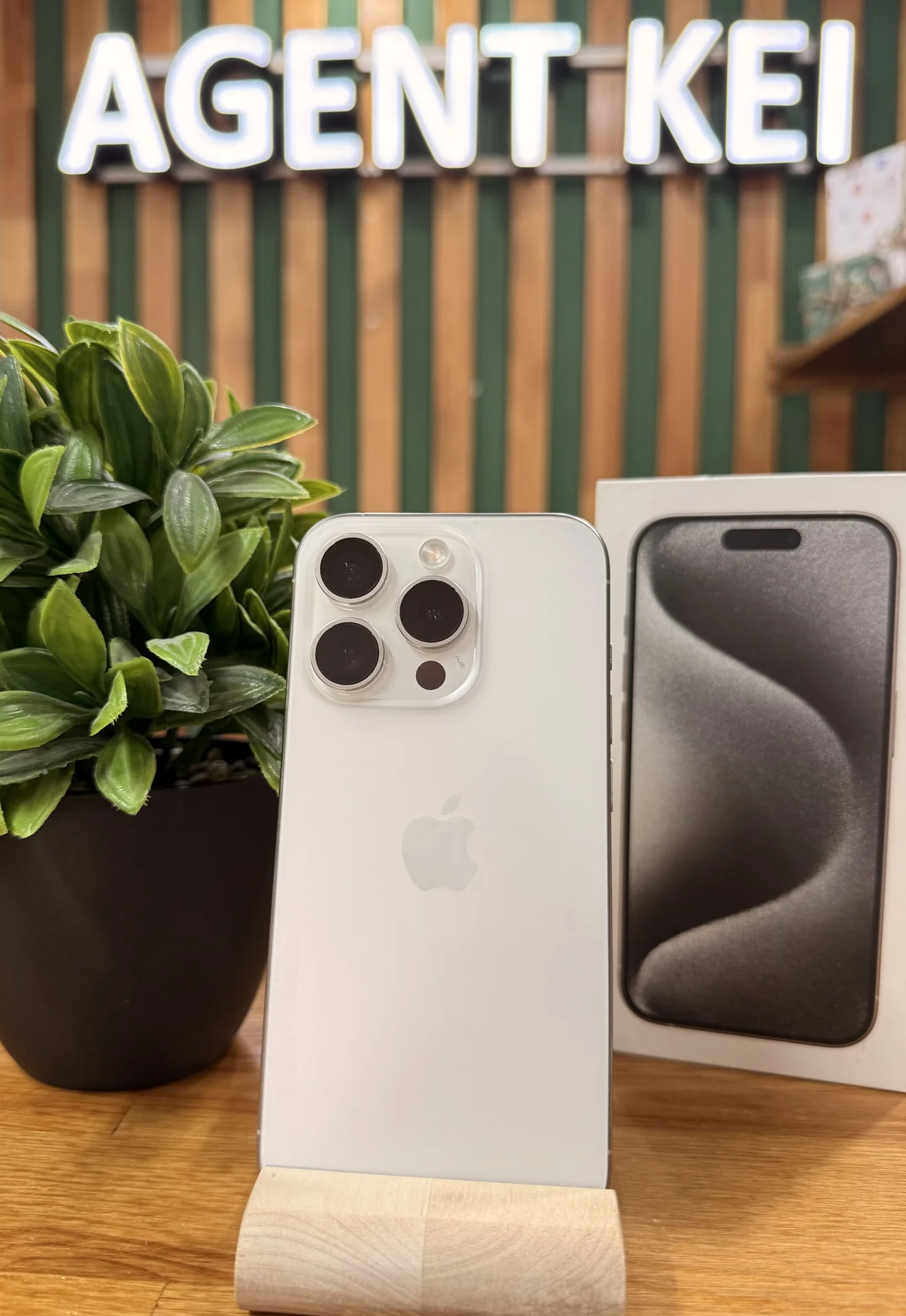 iPhone 15 Pro, 128 ГБ, SIM+eSIM - изображение 1