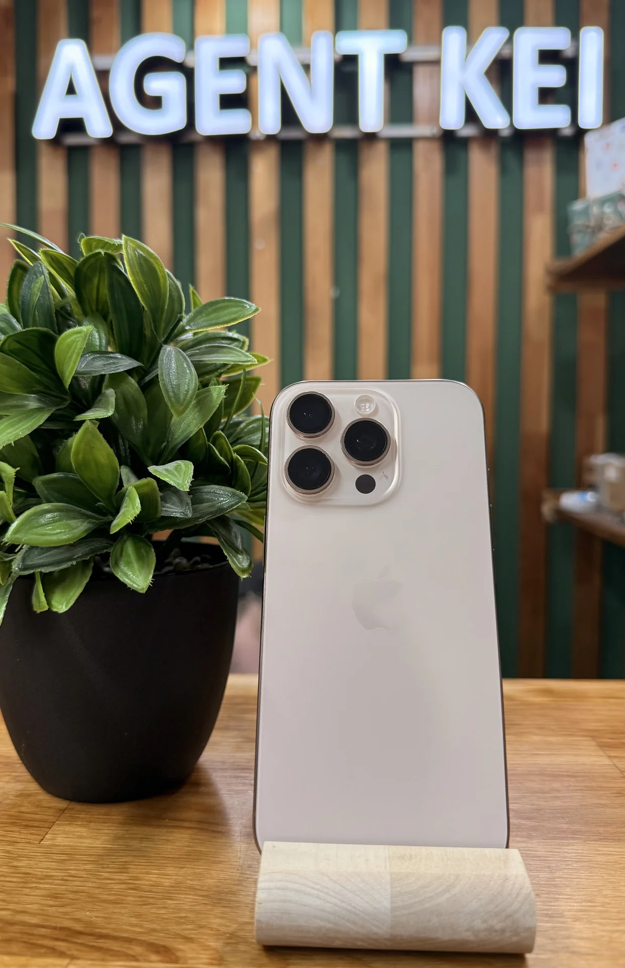 iPhone 16 Pro,128 ГБ, SIM+eSIM - изображение 1