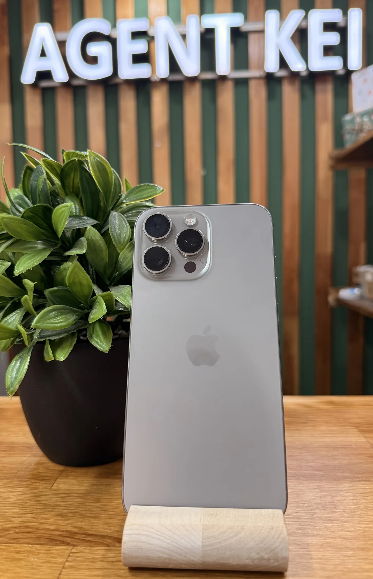 iPhone 16 Pro Max,1ТВ,SIM+eSIM - изображение 1