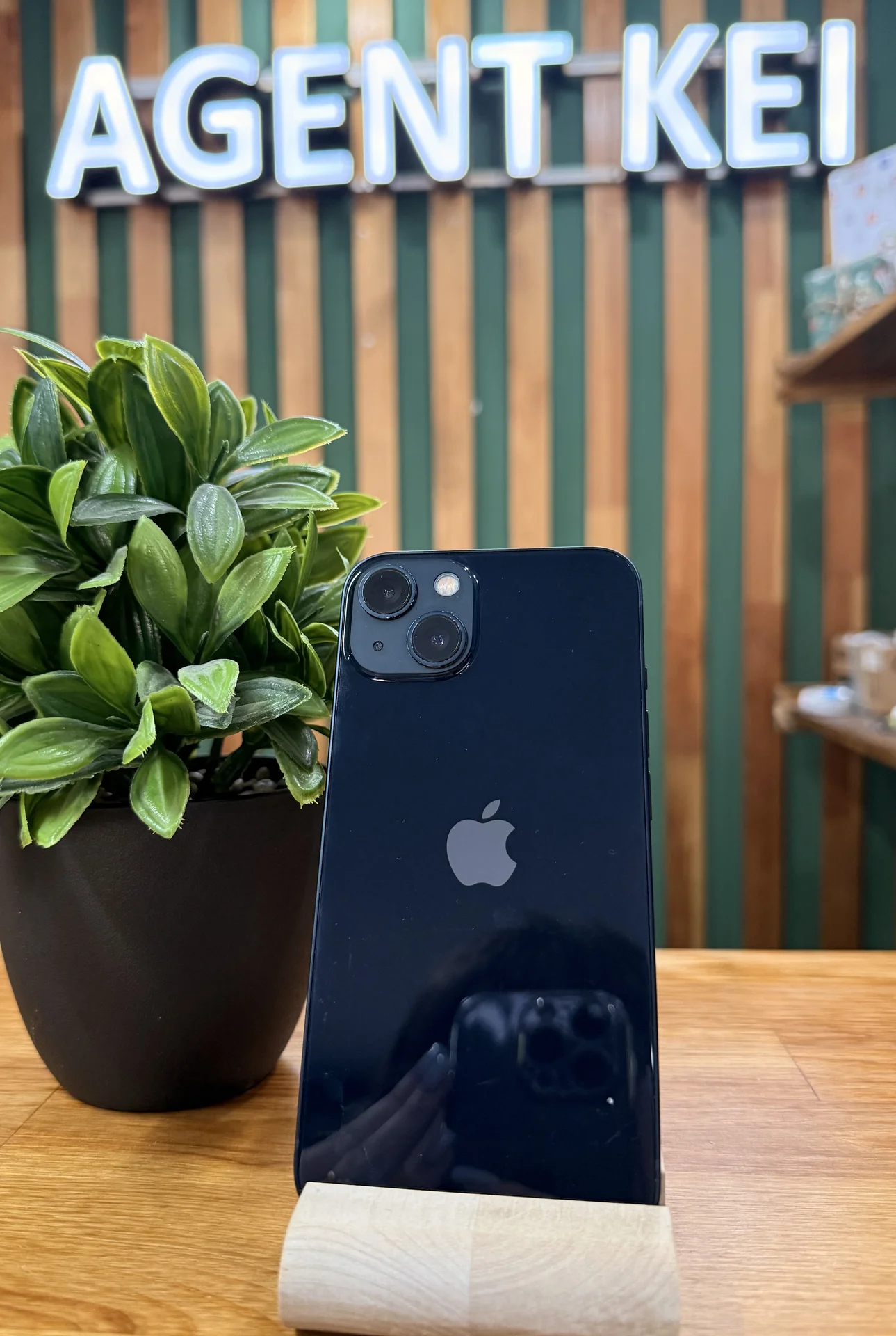 iPhone 13, 128 ГБ, SIM+eSIM - изображение 1