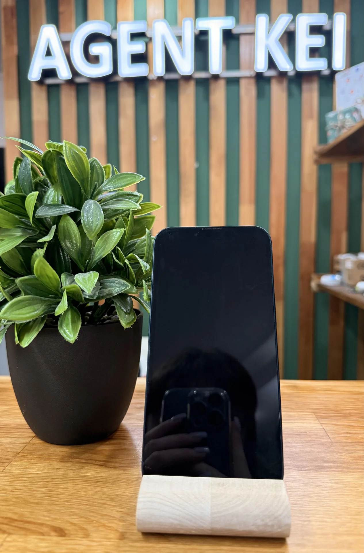 iPhone  13,128 ГБ, SIM+eSIM - миниатюра 2