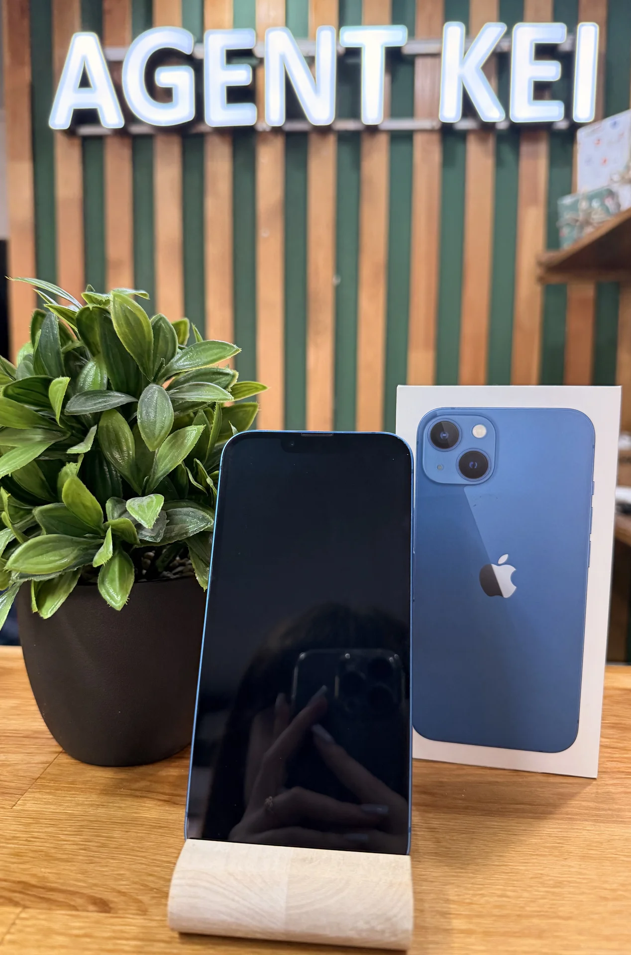 iPhone 13,128 ГБ,SIM+eSIM - миниатюра 2