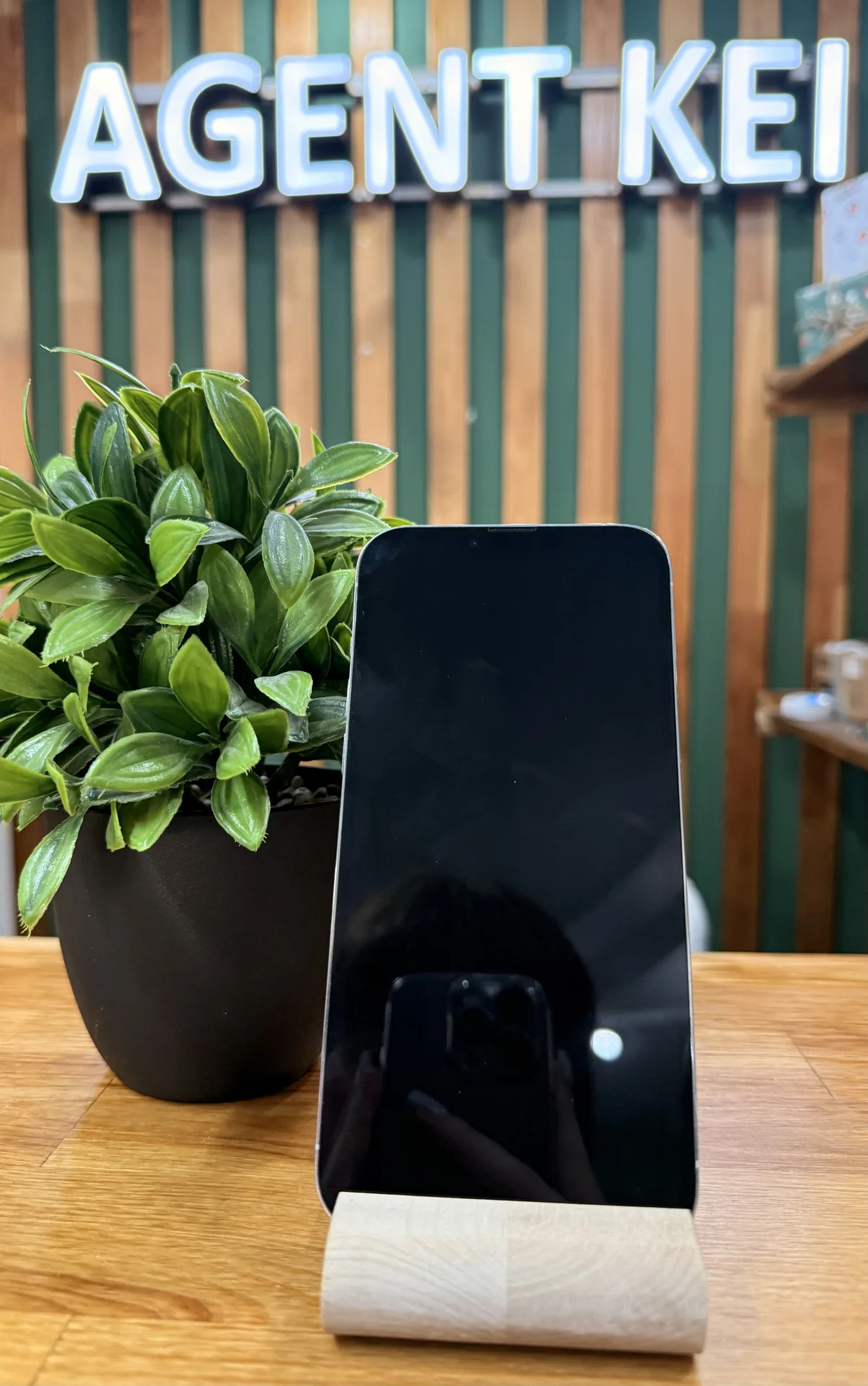 iPhone 13 Pro Max,512 ГБ,SIM+eSIM - миниатюра 2