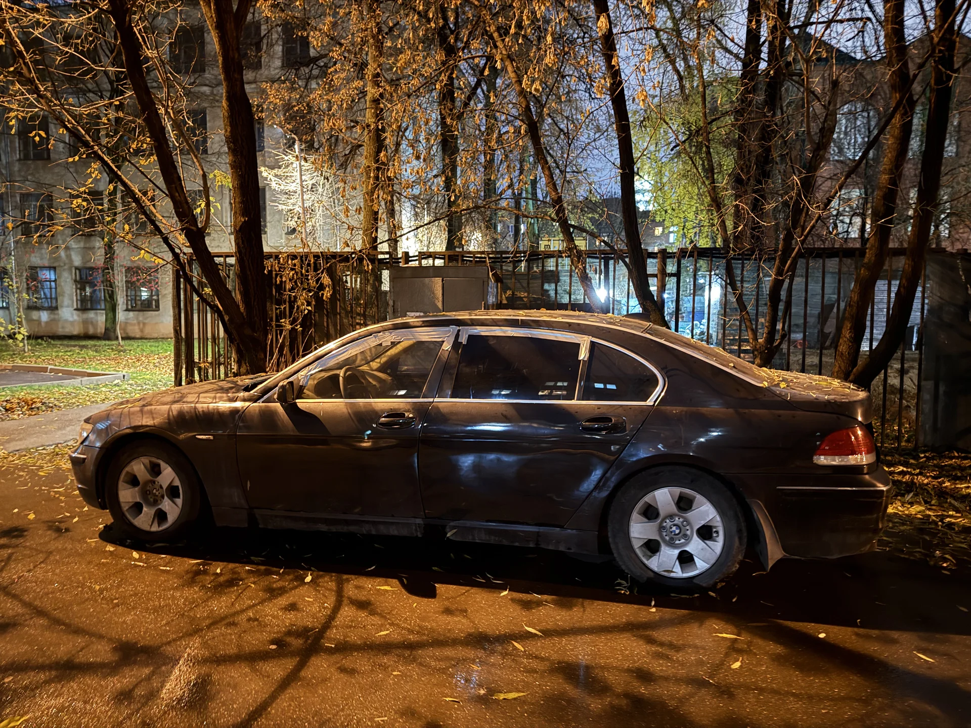 BMW 750 - миниатюра 3