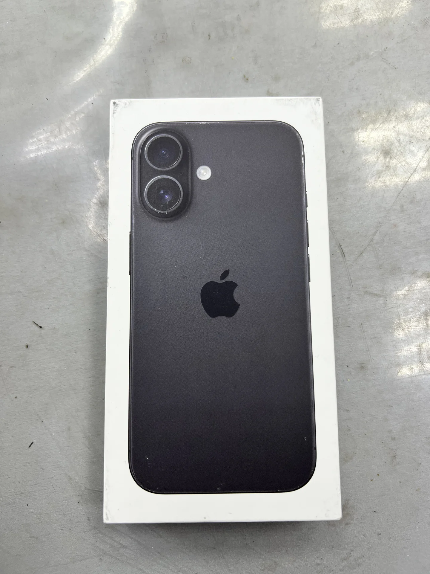 iPhone 16 - изображение 1