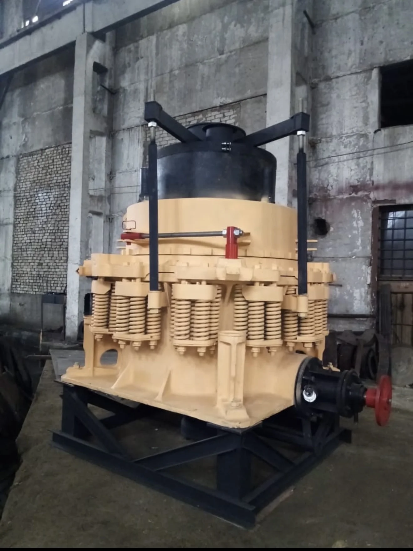 КОНУСНАЯ ДРОБИЛКА КМД/КСД-1200 Гр/Т - миниатюра 2