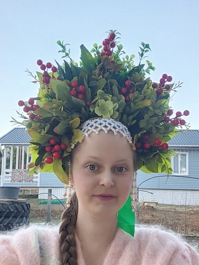 Кокошник зелёный с красными ягодами - миниатюра 4