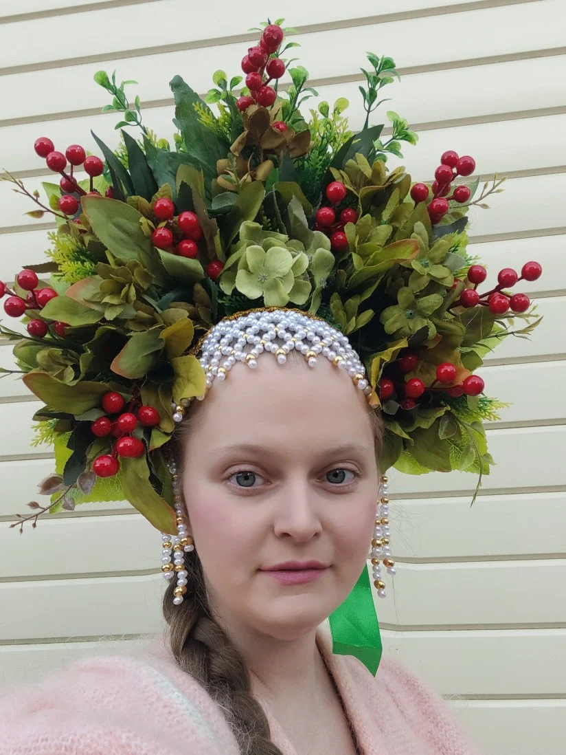 Кокошник зелёный с красными ягодами - миниатюра 6