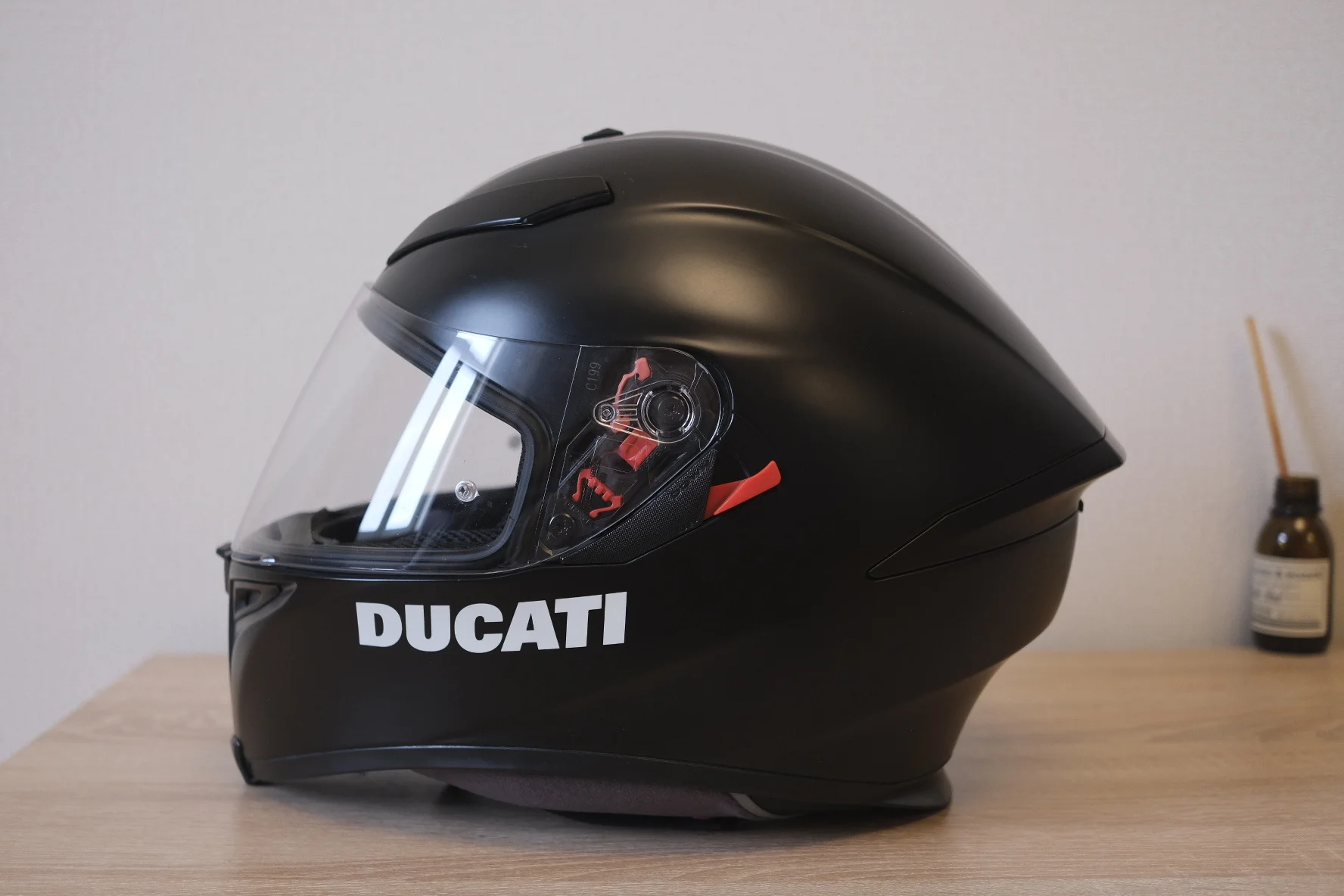 Шлем AGV k5s - миниатюра 3