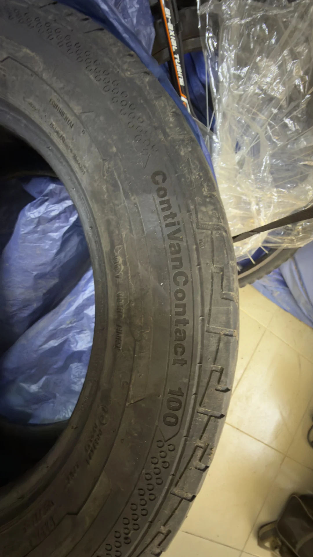 Шины Continental 215-60 r17c - миниатюра 4