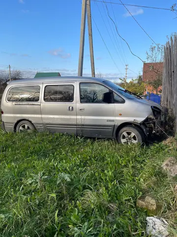 Hyundai starex
