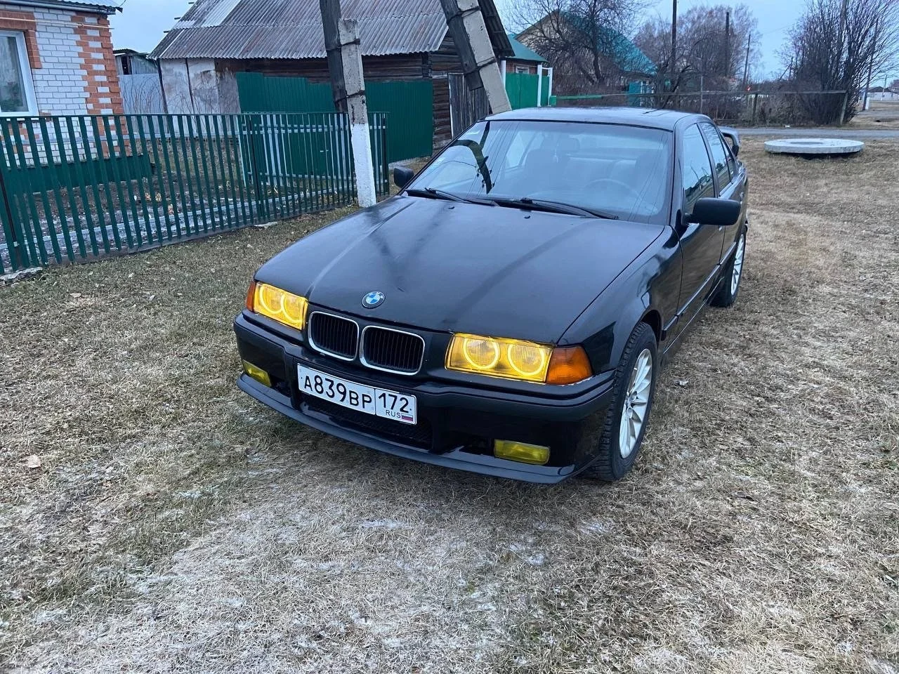 BMW 3-Series 318i - миниатюра 5