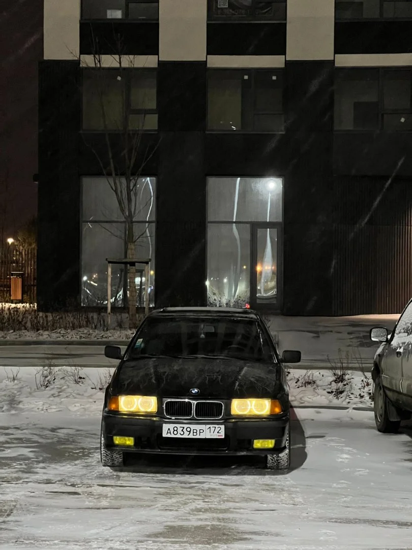 BMW 3-Series 318i - миниатюра 6