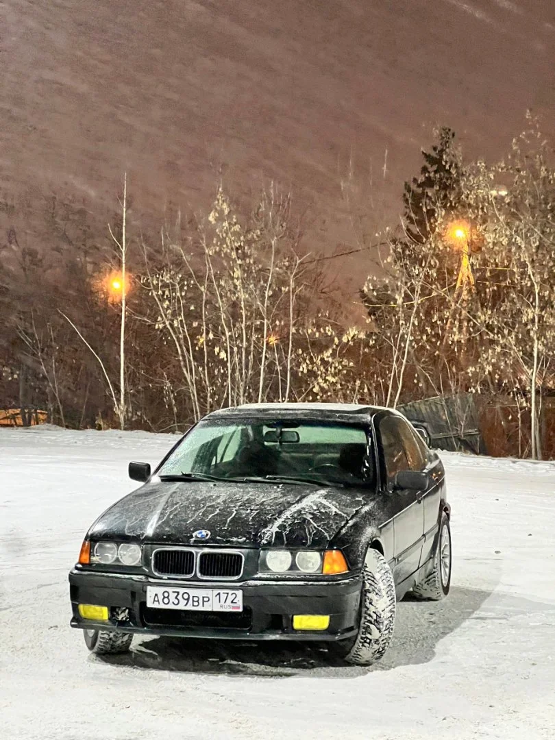 BMW 3-Series 318i - миниатюра 7