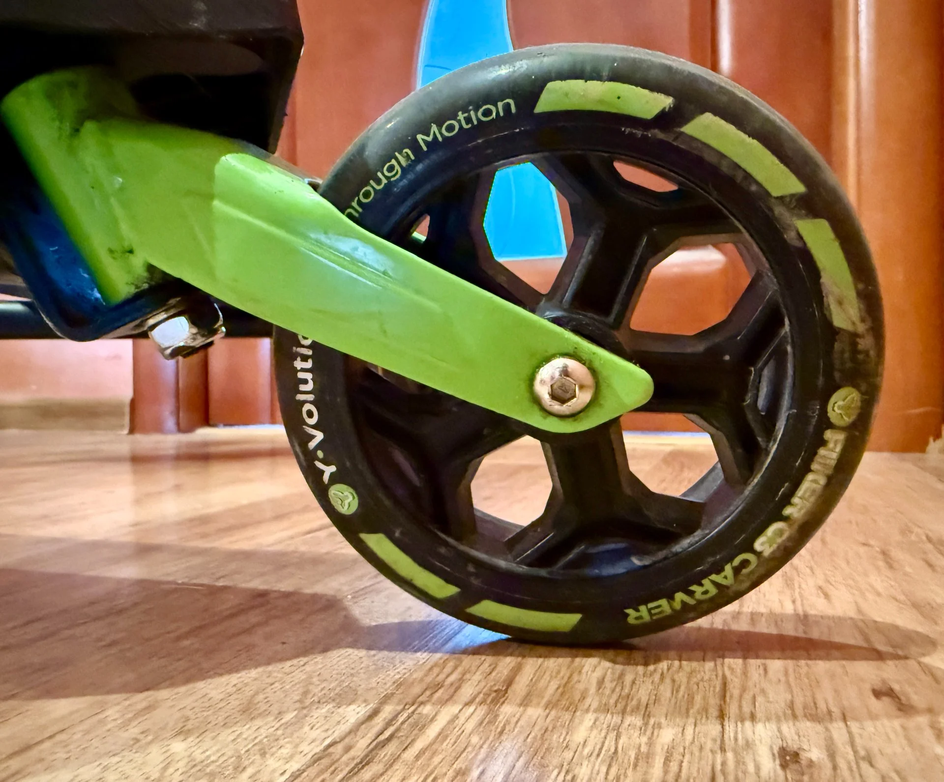 Самокат инерционный Yvolution Fliker Carver C3 - миниатюра 10