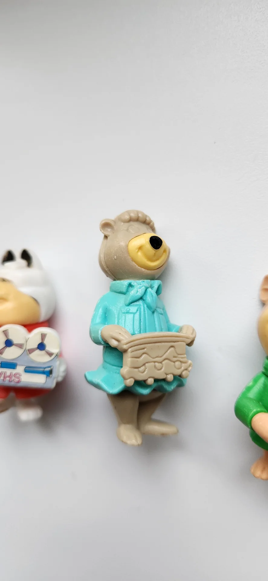 Игрушки из киндера. Медведи Йоги - миниатюра 3