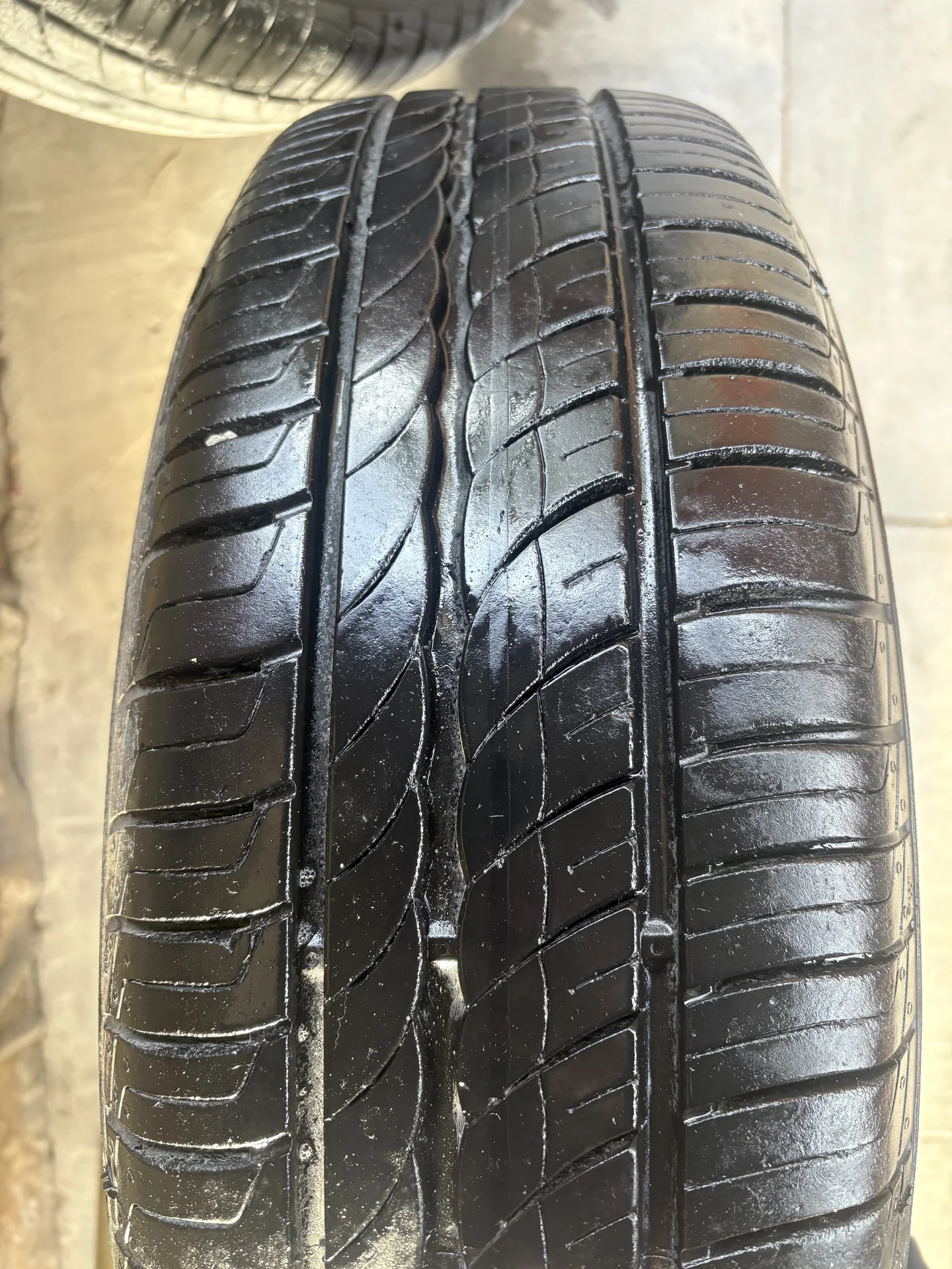 Pirelli Cinturato P1 185/65 R15 92H - миниатюра 4
