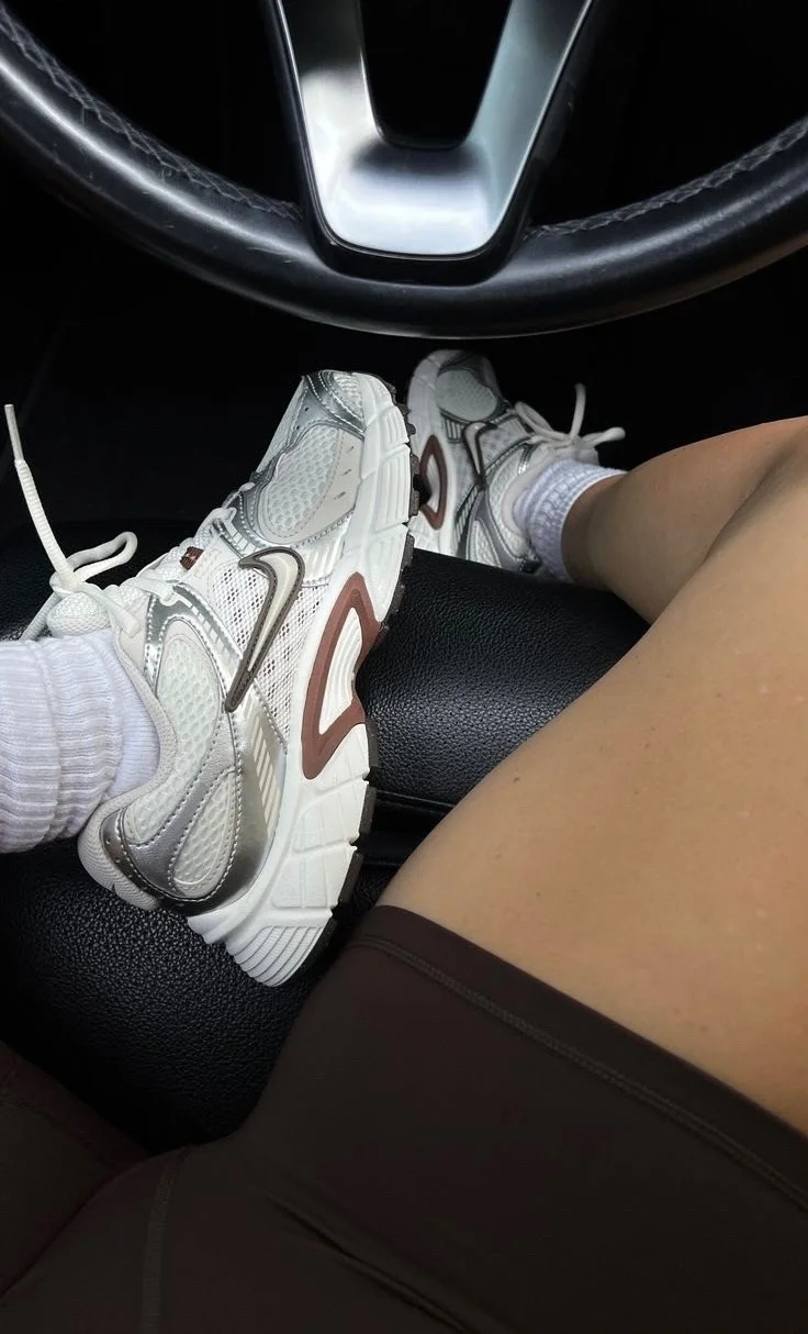 NIKE КРОССОВКИ V5 RNR - изображение 1