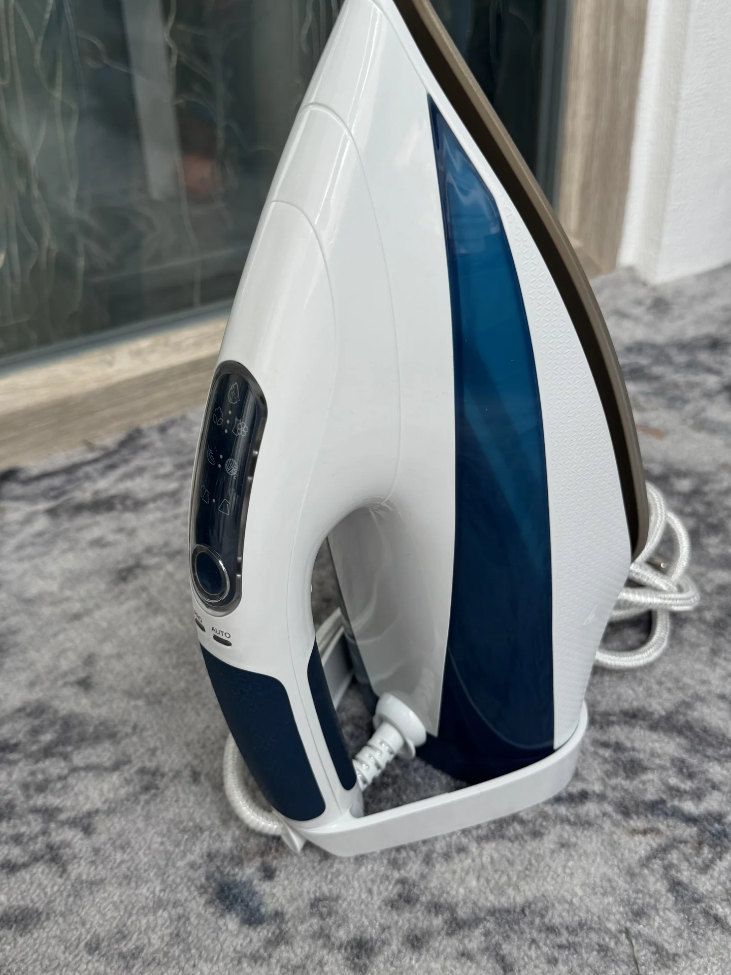 Утюг RED EVOLUTION RI-C295. Новый - миниатюра 4