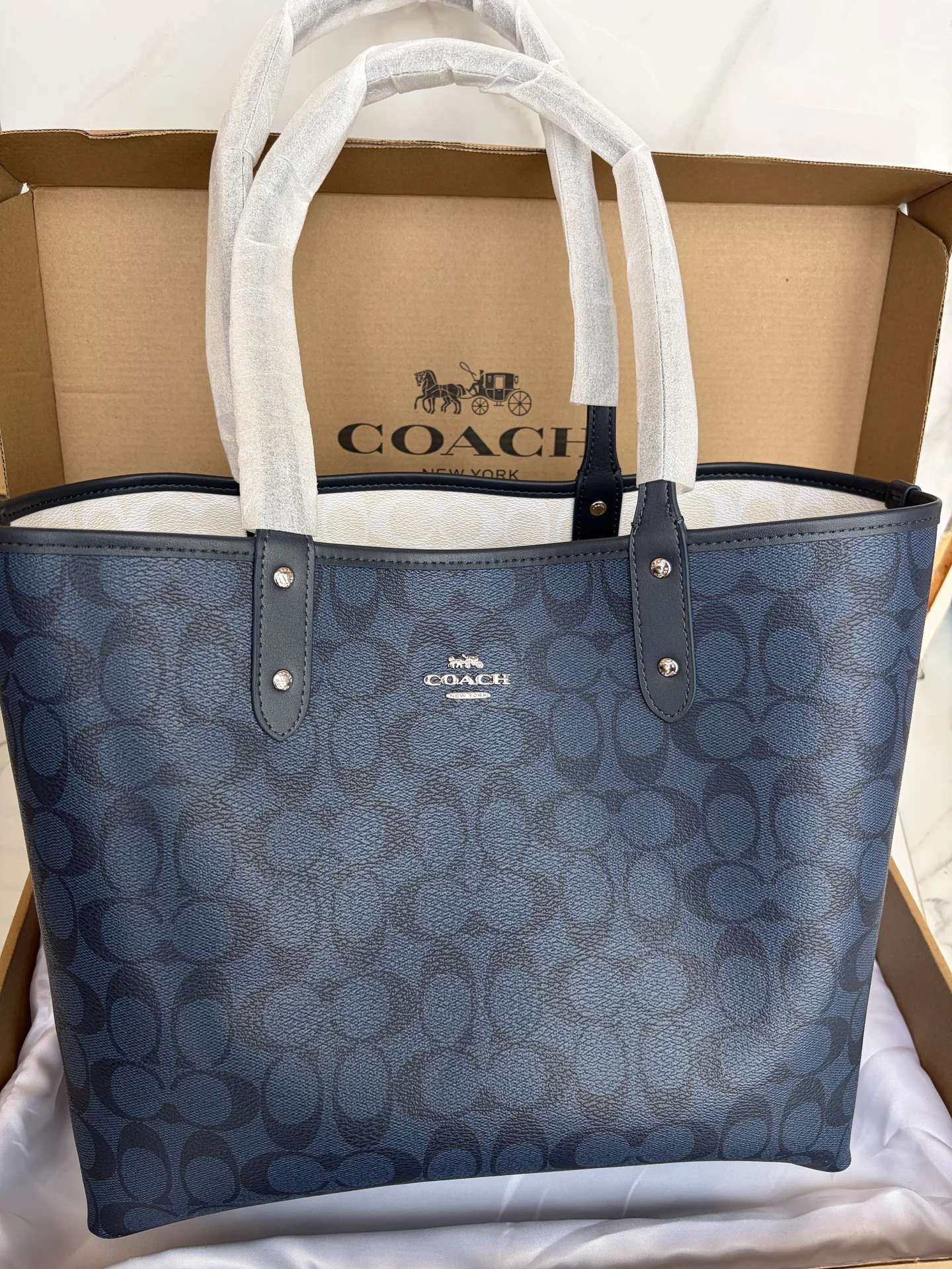 Сумка Coach шопер двусторонний . - миниатюра 3