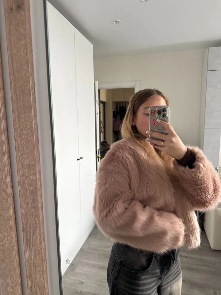 Шуба H&M Nicki Minaj - миниатюра 3