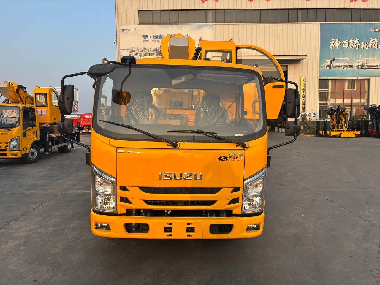 Автовышка ISUZU - миниатюра 3