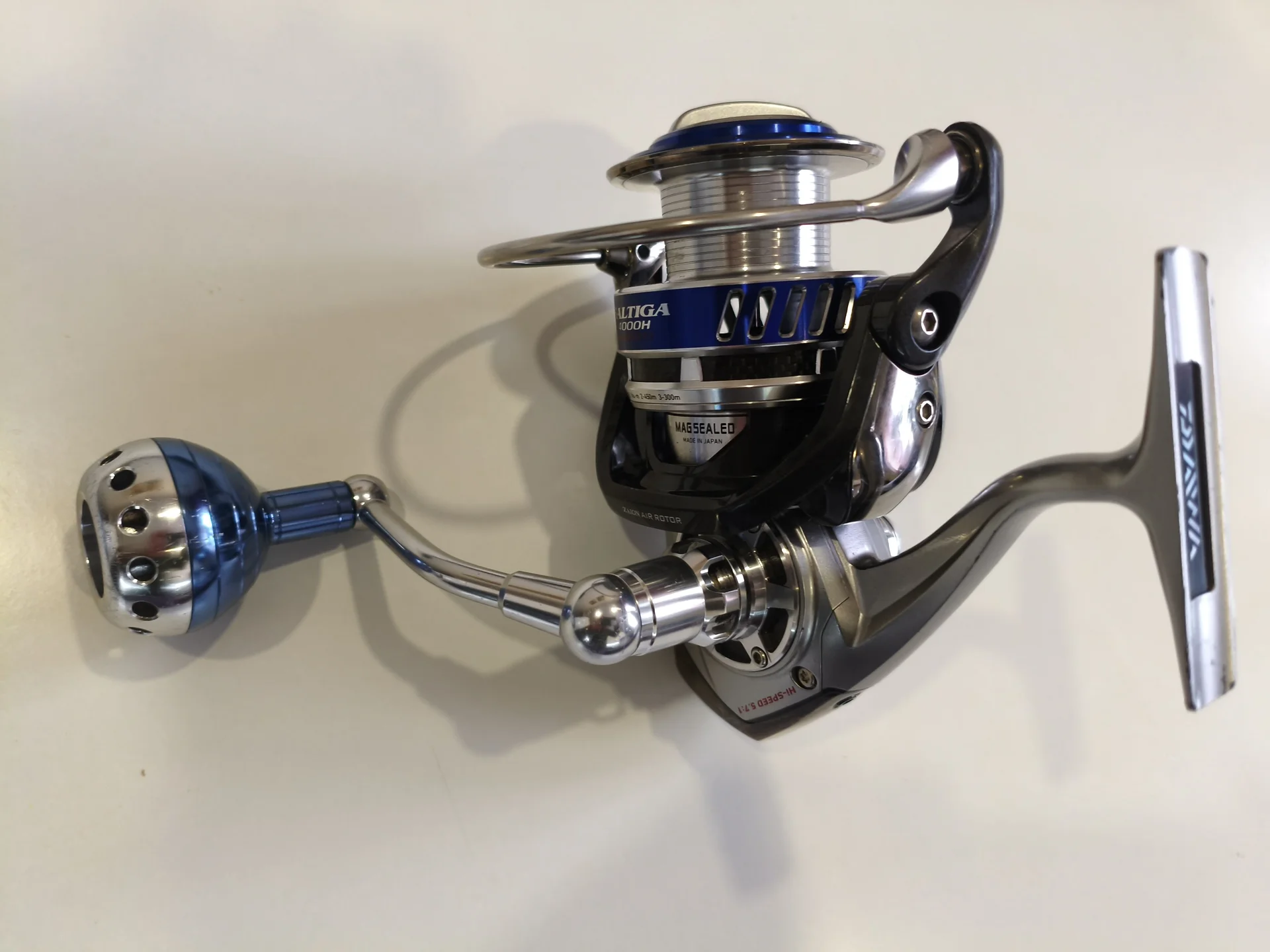Daiwa Saltiga 2010 4000H - миниатюра 2