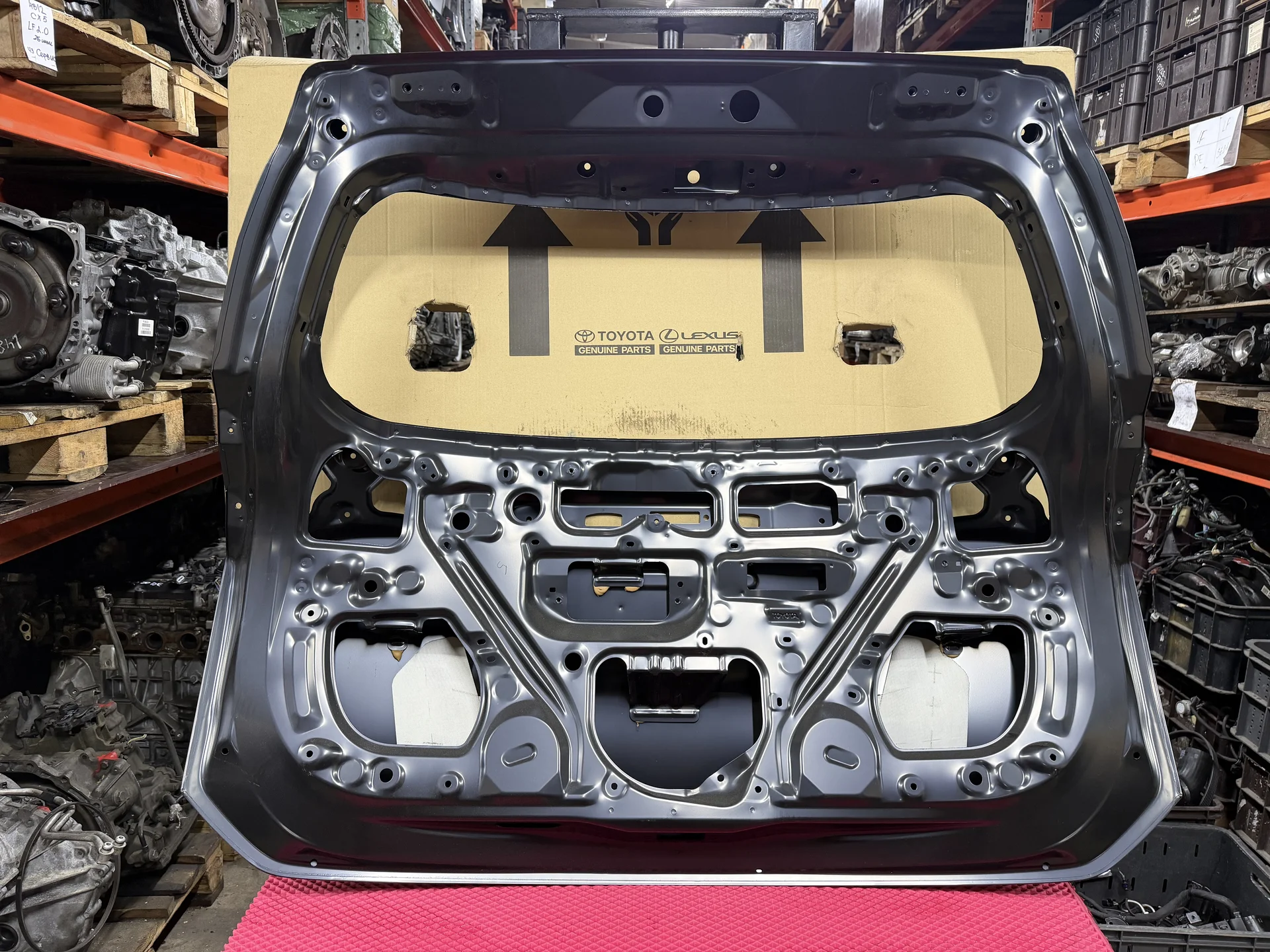 Крышка багажника Toyota rav4 40 до рестайлинг - миниатюра 4